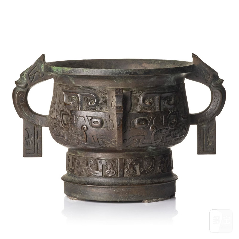 An archaistic bronze vessel,